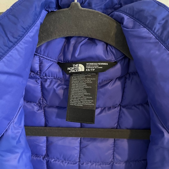 The North Face Gray Hooded Jacket - Picture 3 of 4